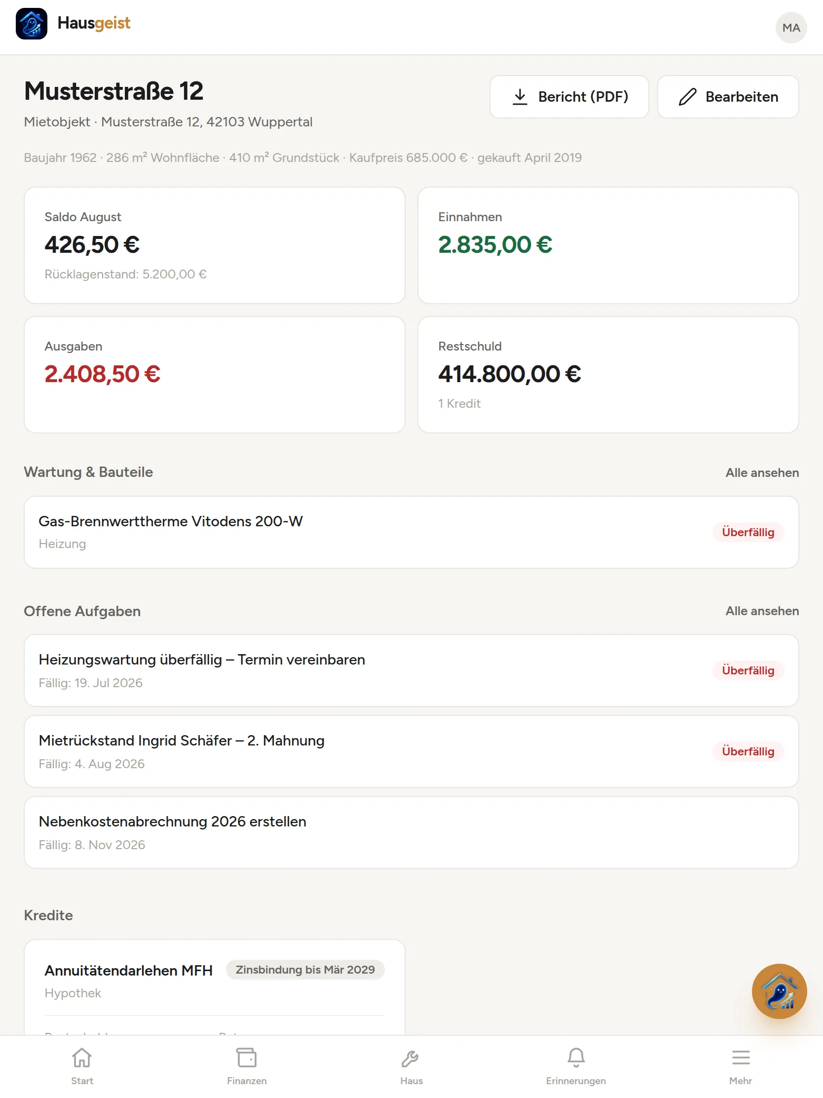 Immobilien-Ansicht von Hausgeist auf dem Tablet: Kosten, Wartung, Kredite und Dokumente eines Objekts